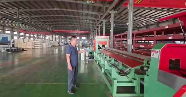 Stainless steel bar passing through drawing dies on the YIYI Mesh Belt round-bar drawing line