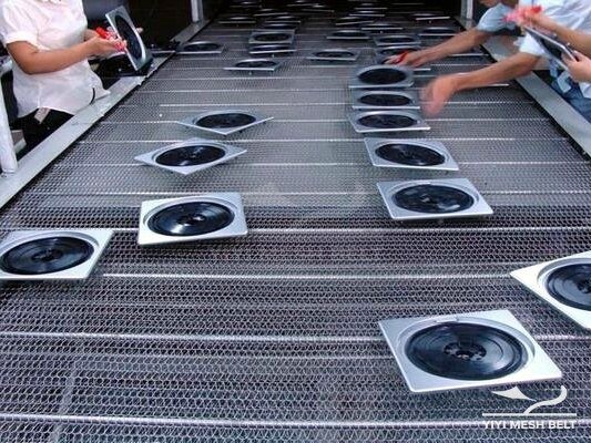 Small Parts & Electronics conveyor belt by YIYI Mesh Belt
