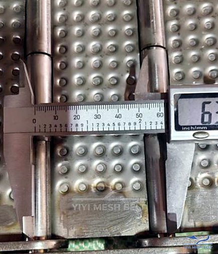 Chain Plate / Plate Link Belt pitch 63.5 mm / 2.500 in measured