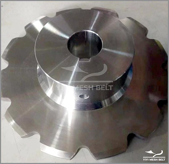 Stainless steel sprocket for an eye link belt
