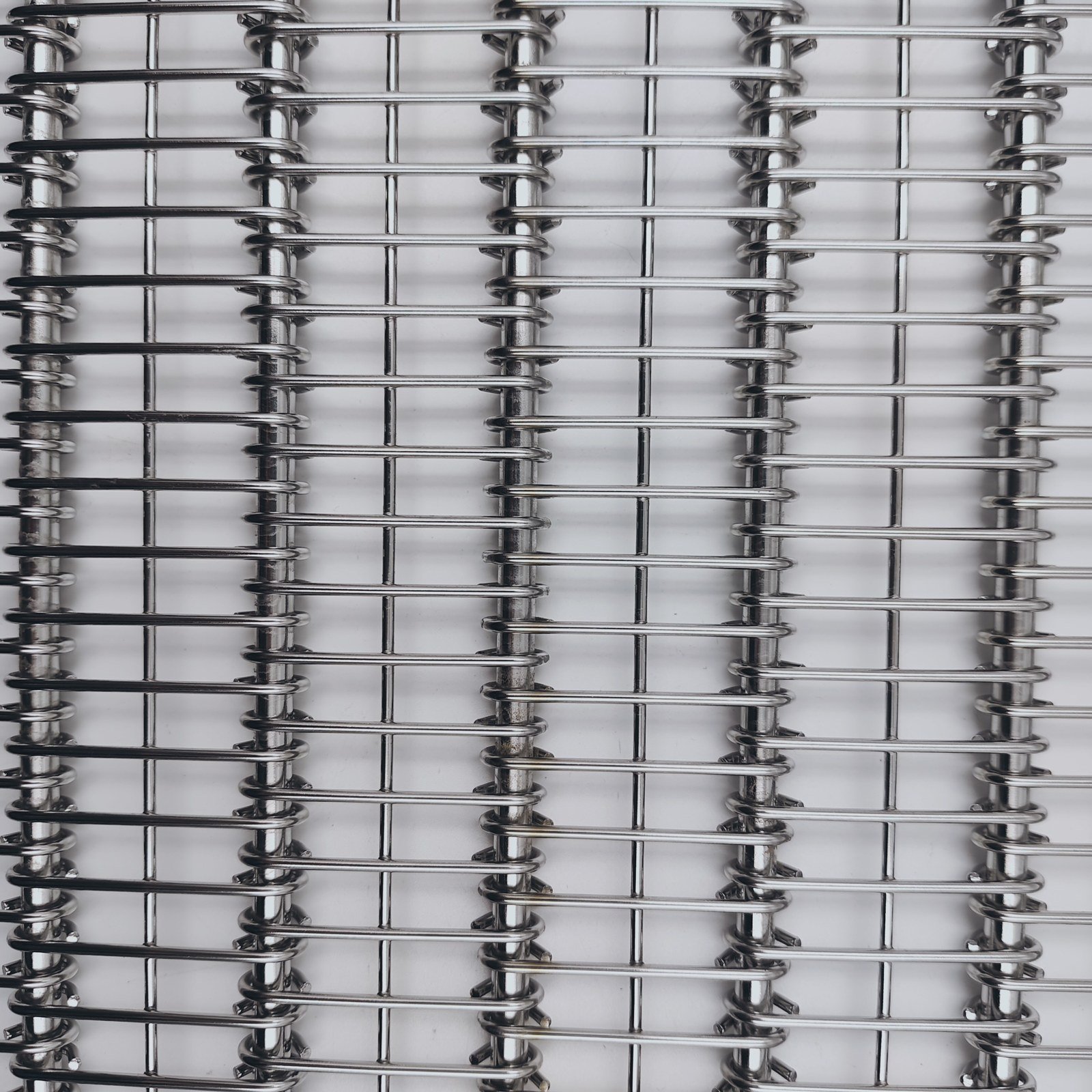 Eye Link Belt mesh close-up