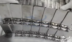YIYI Mesh Belt self-stacking belt, two layers stacked to check side plate engagement before mass production