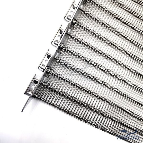 Self-Stacking Belt