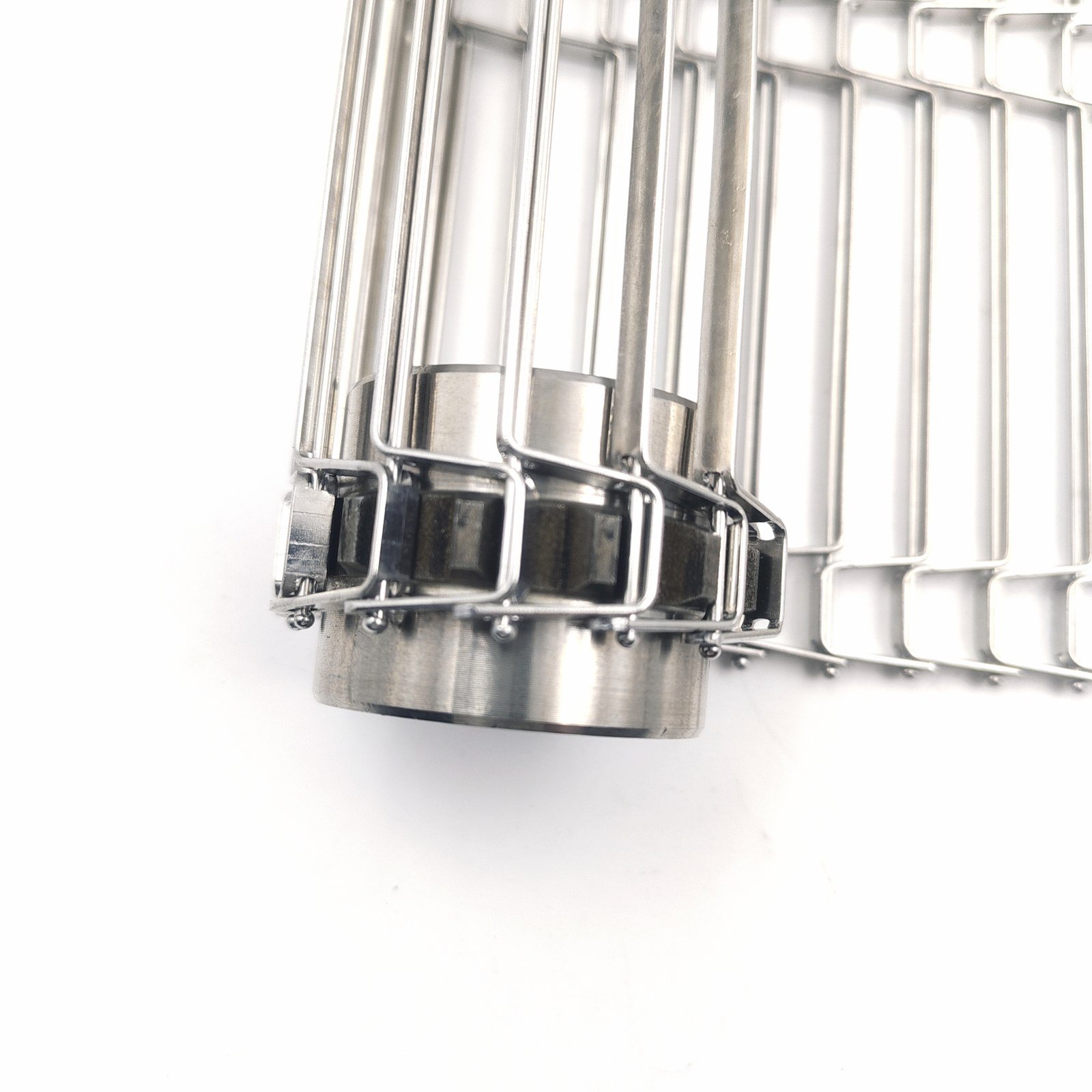 Trapezoidal Mesh Belt section wrapped on drive